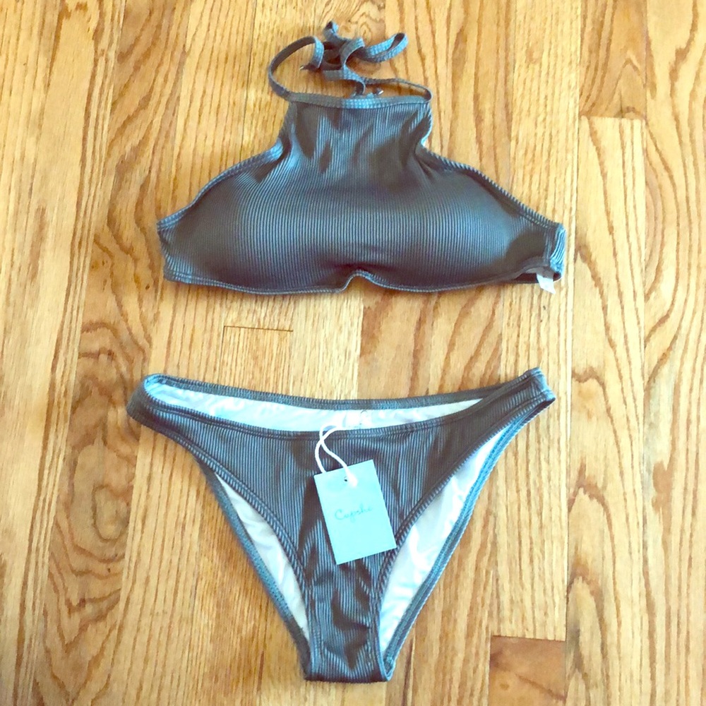 High Neck Bikini! 👙 💚